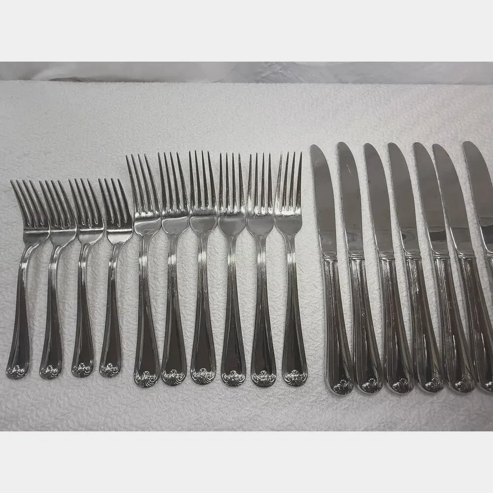 Gorgeous Gorham WINFIELD Stainless 18/8 Flatware - 32 Piece Set